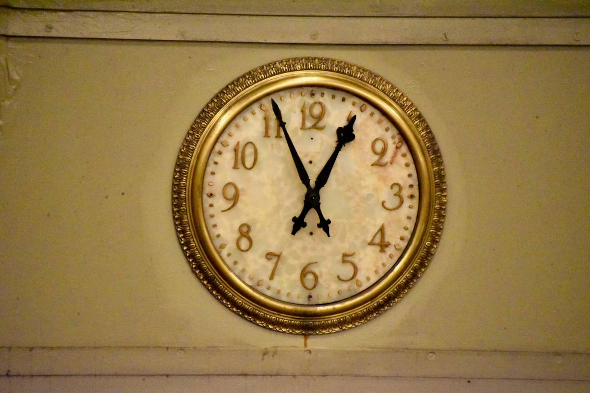 Grandfather Clock on Wall: 7 Proven Tips to Avoid Costly Mistakes